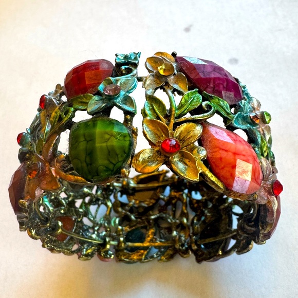 Enamel and stone flower cuff bracelet - Picture 4 of 4